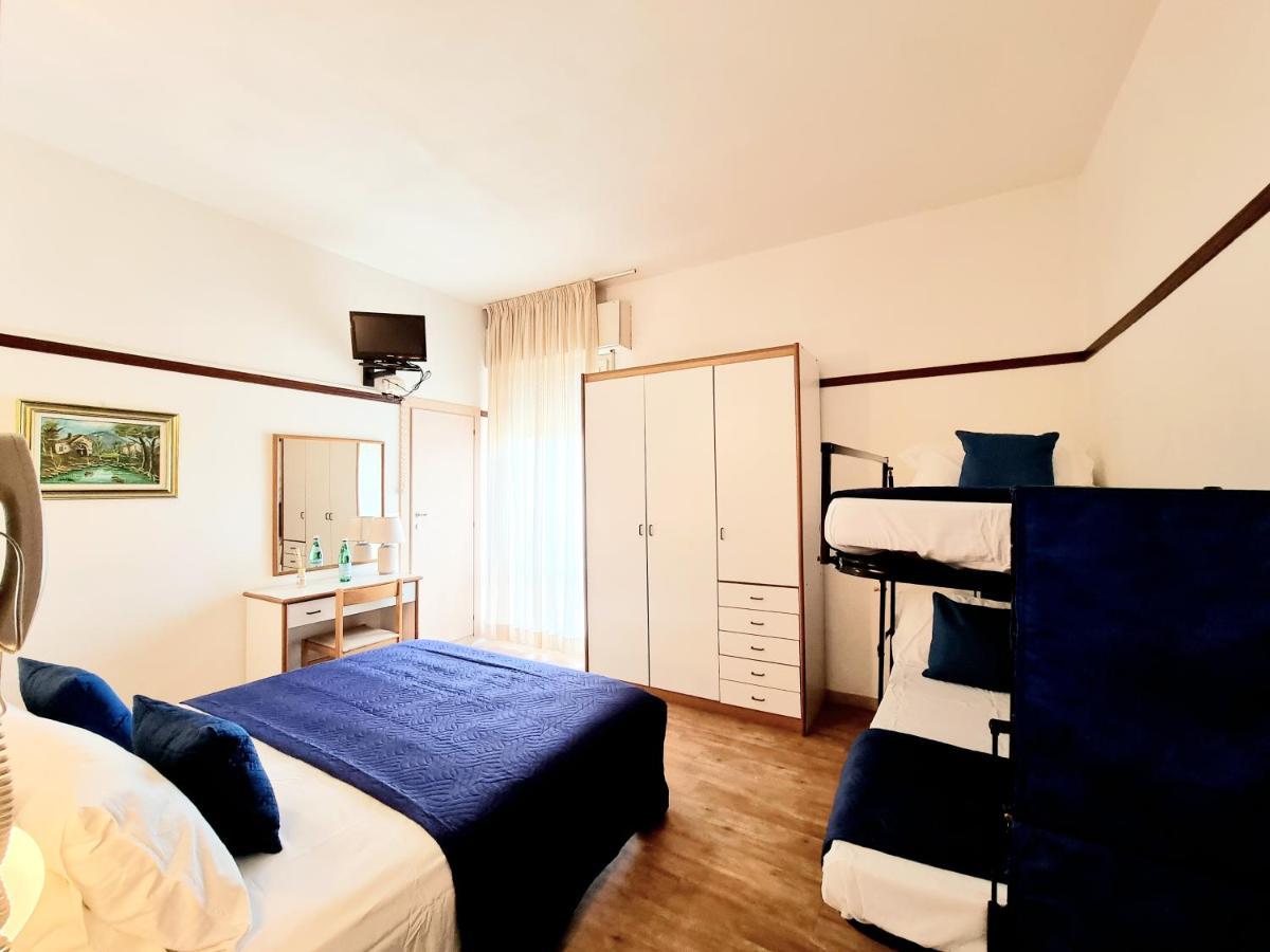 Club Hotel Residence Чезенатико Экстерьер фото