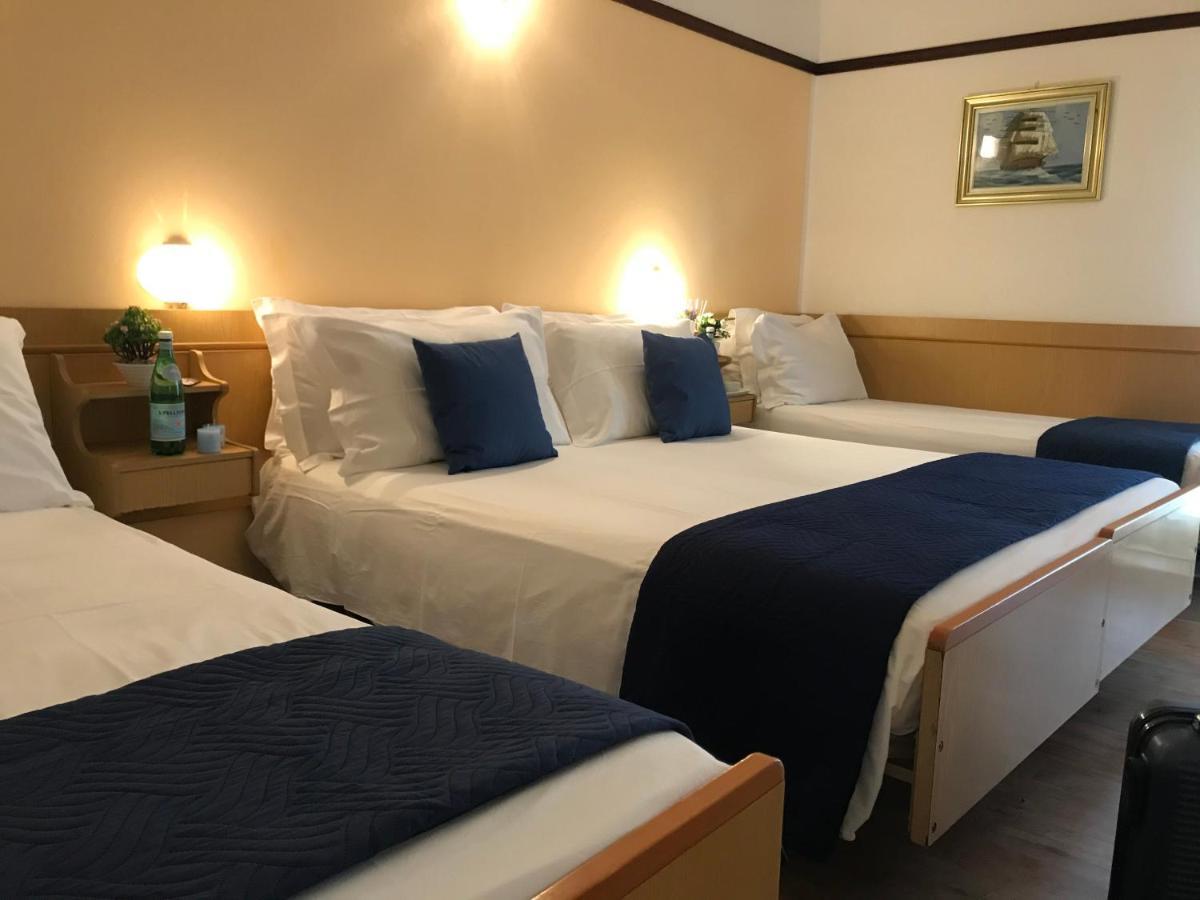 Club Hotel Residence Чезенатико Экстерьер фото