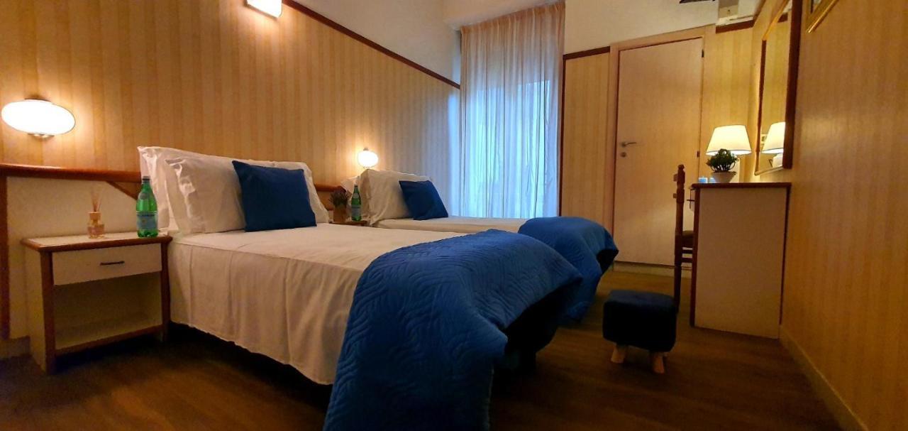 Club Hotel Residence Чезенатико Экстерьер фото