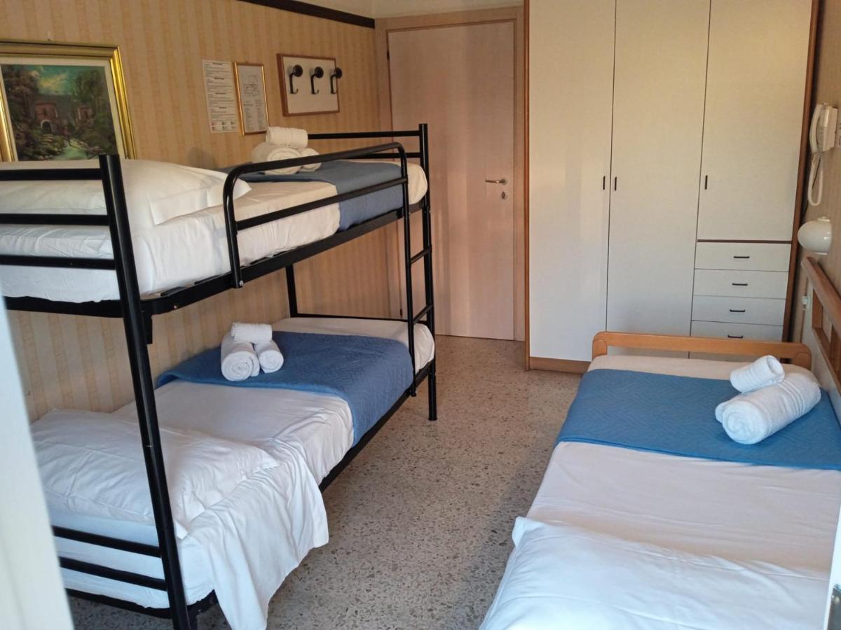 Club Hotel Residence Чезенатико Экстерьер фото