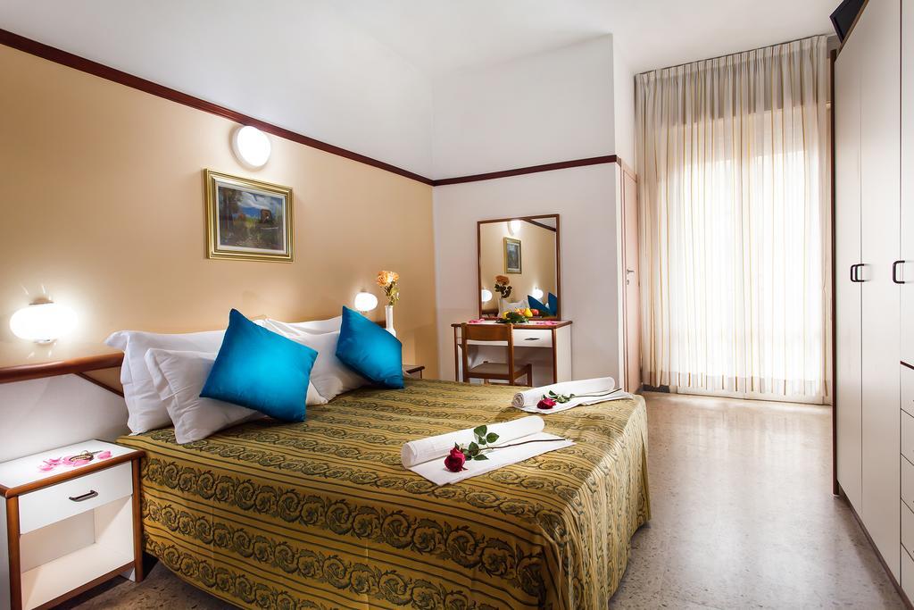 Club Hotel Residence Чезенатико Номер фото