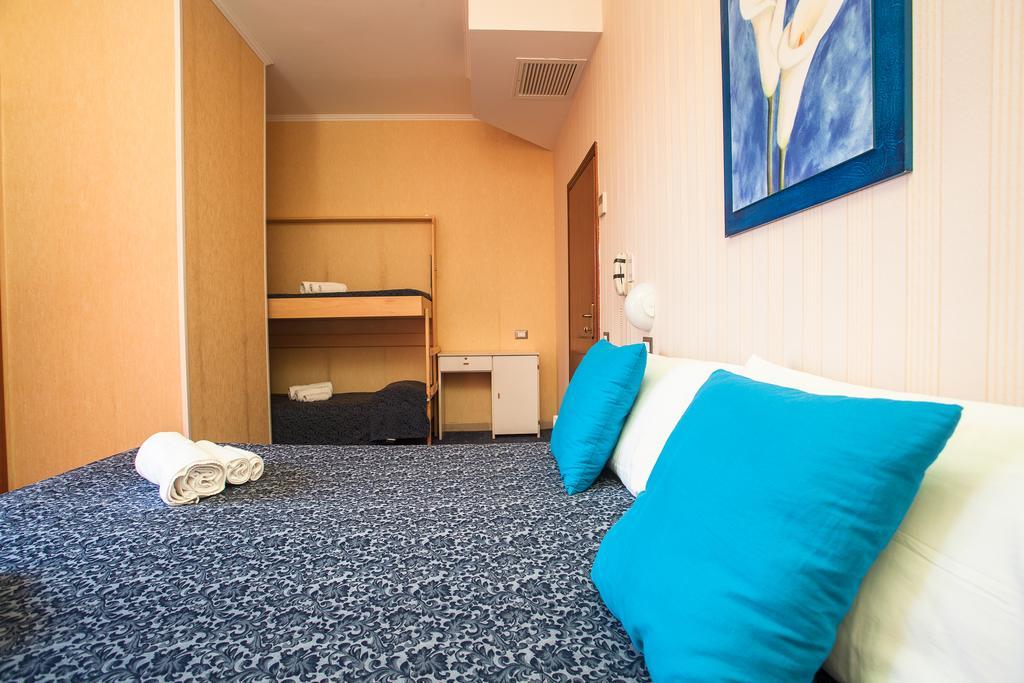 Club Hotel Residence Чезенатико Экстерьер фото